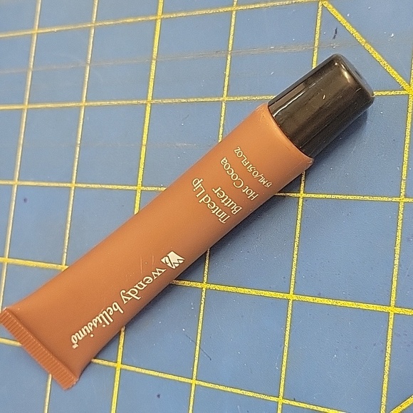 Wendy Bellissimo Tinted Lip Butter in the shade Hot Cocoa 15ml - Picture 1 of 2